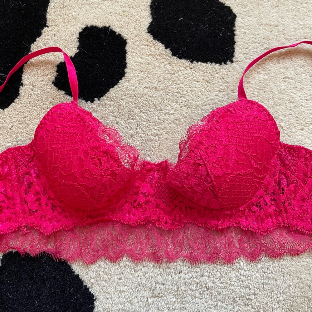 Like new H&M fuchsia pink laced bra